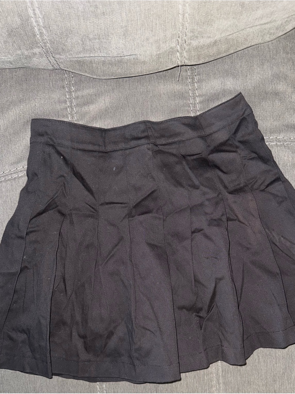 Black Pleated Women's Skirt - Unsigned Brand